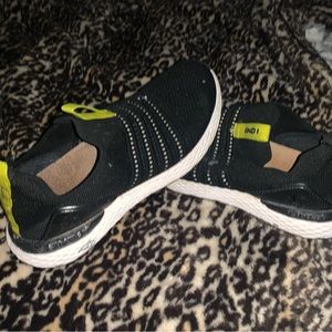 Men’s size 9 and 1